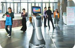 場景不斷拓寬 走入千行百業(yè) 機(jī)器人重構(gòu)消費(fèi)體驗