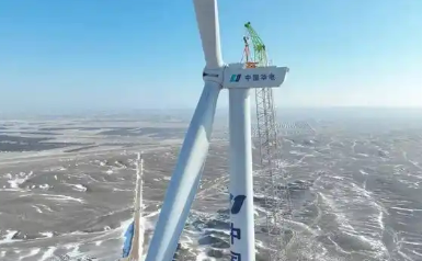 中國華電西藏首個(gè)風(fēng)電項(xiàng)目完成全部吊裝