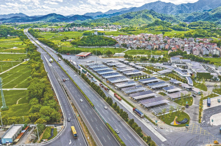 全國最大規(guī)模高速公路充電站在浙江杭州投運
