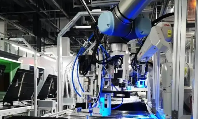 長虹控股集團： 乘“智能經(jīng)濟”之勢，以“AI+”戰(zhàn)略搶灘產(chǎn)業(yè)新增長極