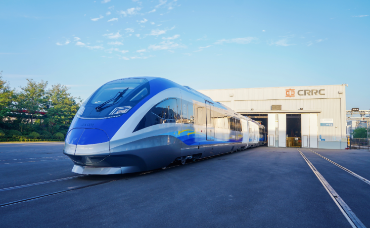 我國(guó)首列中國(guó)標(biāo)準(zhǔn)智能市域列車青島亮相