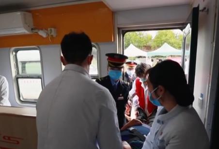 健康列車煥新升級 優(yōu)質巡診服務為彝族同胞帶來高質量健康生活