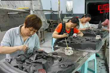 全國(guó)1.29萬(wàn)余家非遺工坊已帶動(dòng)相關(guān)產(chǎn)業(yè)鏈120萬(wàn)余人就業(yè)