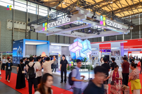 螢石攜新品Y5000FVX Ultra亮相國(guó)際五金展，權(quán)威認(rèn)證彰顯AI智能鎖引領(lǐng)地位