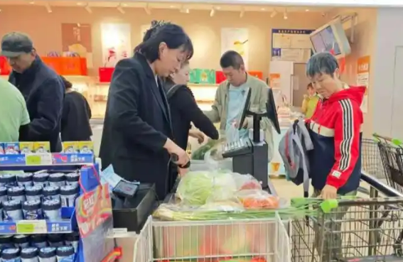 內(nèi)蒙古292家重點(diǎn)監(jiān)測商貿(mào)企業(yè)銷售額同比增長3.5%