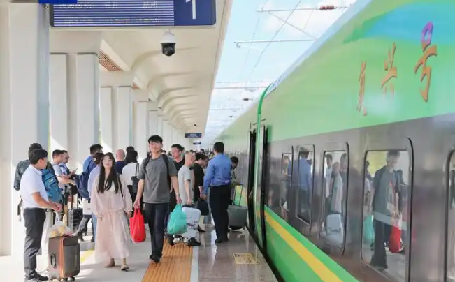 中老鐵路發(fā)送旅客突破6000萬人次