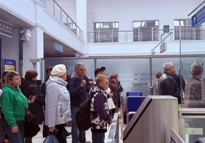 對俄免簽政策“滿月” 饒河跨境游“哈拉少！”