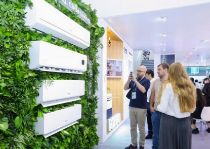 廣交會(huì)上看中國(guó)制造 長(zhǎng)虹攜熊貓AI家電“圈粉”全球客商