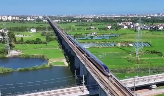 35.4億人次、同比增長6%，再創(chuàng)新高！數(shù)覽前三季度全國鐵路“成績單”