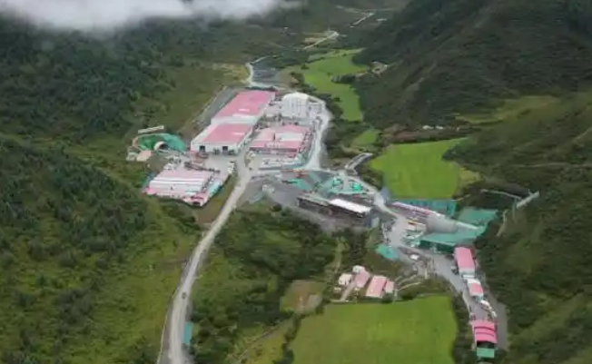 西成鐵路扎西隆隧道實(shí)現(xiàn)順利貫通