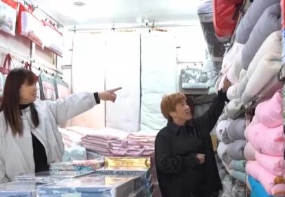 速凍天氣帶火“暖經(jīng)濟(jì)”：保暖用品市場(chǎng)“熱氣騰騰” 御寒消費(fèi)顯著升溫