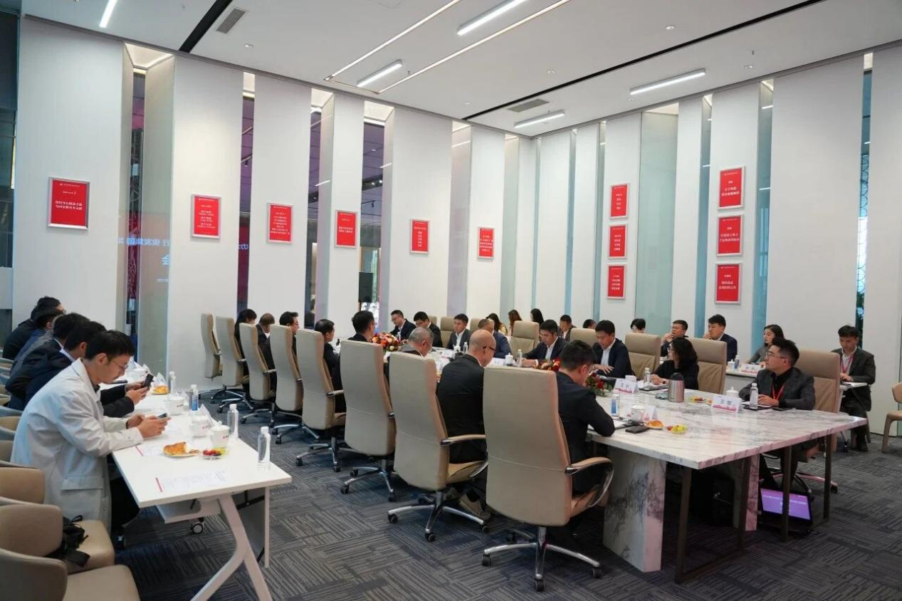 強(qiáng)強(qiáng)聯(lián)手，共啟新篇丨歐力士、東方資產(chǎn)、俊發(fā)、龍湖達(dá)成戰(zhàn)略合作