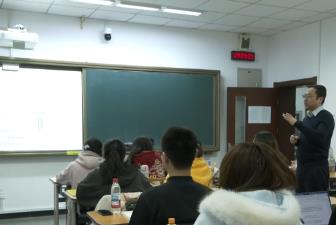 產(chǎn)學(xué)研融合高?？蒲小敖拥貧狻?打破學(xué)科壁壘為畢業(yè)生開拓全新職業(yè)藍(lán)海