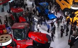 新“智”涌現(xiàn)助力中國(guó)智慧農(nóng)機(jī)“出?！碧崴?農(nóng)業(yè)盡顯“科技范”