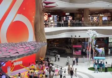 提振消費(fèi)迎來(lái)新亮點(diǎn)、新突破！國(guó)內(nèi)外消費(fèi)者買得值 國(guó)貨“走出去”底氣足