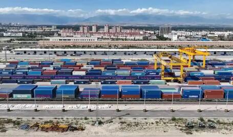 前三季度霍爾果斯口岸進(jìn)出口貨運(yùn)量超3400萬(wàn)噸