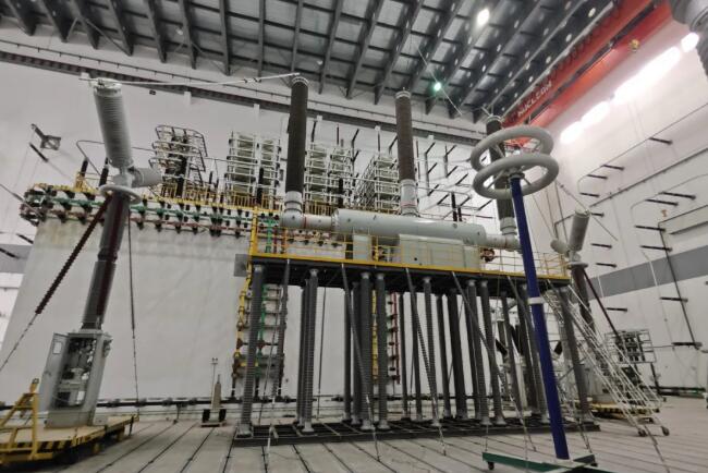 國(guó)際首臺(tái)800千伏80千安斷路器通過(guò)國(guó)家級(jí)鑒定