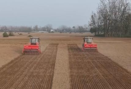 “新技術(shù)+新設(shè)備”高效賦能秋冬種 落實(shí)關(guān)鍵措施“組合拳”夯實(shí)糧食生產(chǎn)基礎(chǔ)