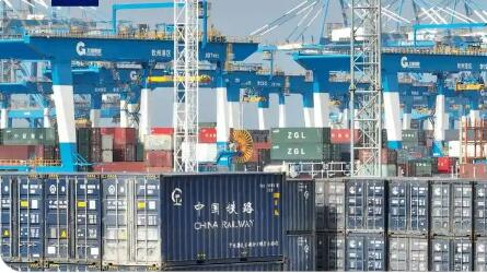 西部陸海新通道鐵海聯(lián)運(yùn)班列集裝箱運(yùn)量累計(jì)超255萬(wàn)標(biāo)箱