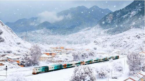 “星光·燕趙號”首發(fā)張家口 開啟冰雪旅行新體驗