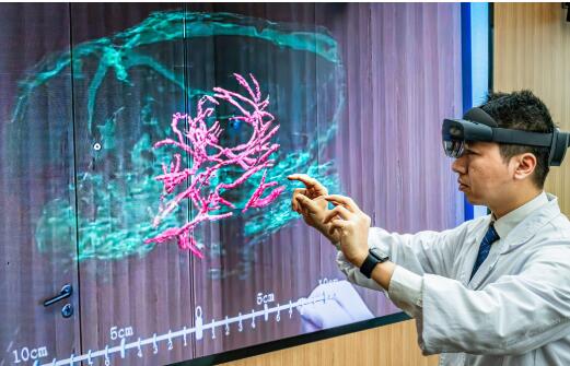 思維現(xiàn)實加速“鏈接” 腦機接口邁入產(chǎn)業(yè)化快車道