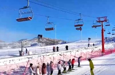 精細化貼心服務上“新” “冰雪經(jīng)濟”火熱文旅市場“熱氣”升騰