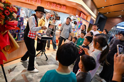 西貝開(kāi)新店：近40道產(chǎn)品降價(jià)、排隊(duì)109桌