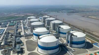 海陸同時(shí)發(fā)力 中國(guó)海油夯實(shí)冬季保供“底氣”