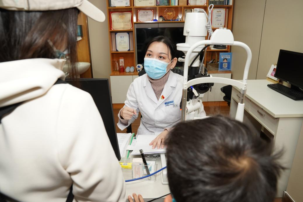 廣州近視防控哪里好？12 歲娃 OK 鏡碎裂驚魂，廣州愛爾眼科守護(hù)兒童清晰 “視” 界