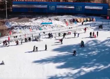 超級冰滑梯、林海圍爐……解鎖新體驗！特色冰雪活動拉滿冬日文旅期待值