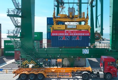 福州港集裝箱海鐵聯(lián)運一體化直卸業(yè)務突破100列