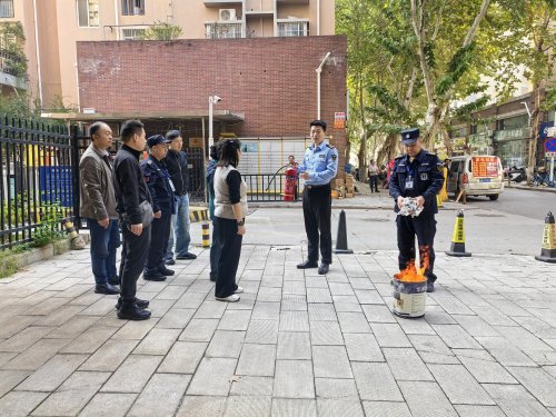 武漢洪山煙草開展滅火器實(shí)操演練 提升應(yīng)急處置能力