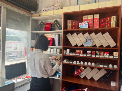 真情幫扶暖人心 愛(ài)心反哺報(bào)社會(huì)