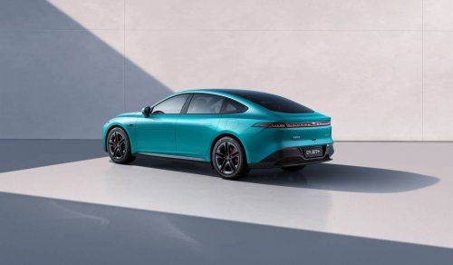 年輕人首款座駕候選 TOP1！東風奕派 eπ007+ 性價比突出