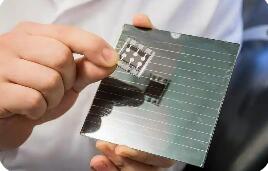 鈣鈦礦電池技術仍處于“從0-1”關鍵跨越期