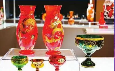 山西祁縣“人機并舉”雕琢玻璃器皿產(chǎn)業(yè)