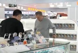 “空箱而來(lái) 滿(mǎn)載而歸”：“中國(guó)購(gòu)”火爆出圈 帶動(dòng)入境消費(fèi)潛力持續(xù)釋放