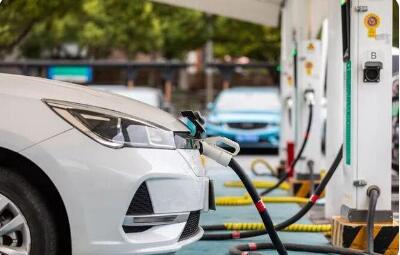 新能源汽車購置稅政策調(diào)整在即 車市消費熱度持續(xù)上升