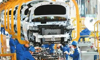 11月我國汽車月度產(chǎn)量首次超過350萬輛