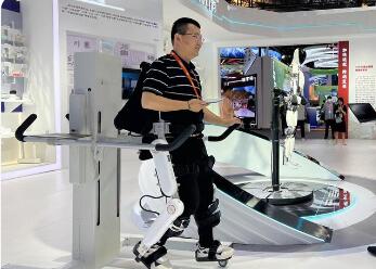 外骨骼機(jī)器人“出圈” 行業(yè)痛點(diǎn)待解