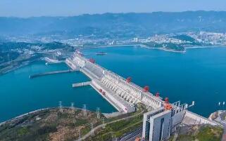 三峽集團(tuán)：迎風(fēng)踏浪書答卷