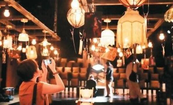 從“觀戲”到“入戲”——環(huán)境式小劇場帶來演藝新生態(tài)