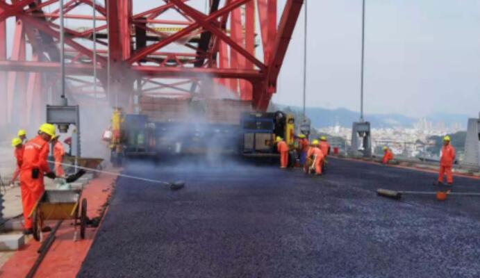 從“進(jìn)口依賴”到“中國制造”--“昆侖”瀝青以卓越品質(zhì)服務(wù)國家發(fā)展紀(jì)實(shí)