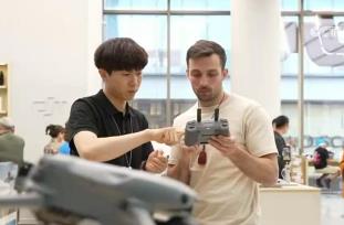 240小時(shí)過境免簽滿周年 入境經(jīng)濟(jì)發(fā)展動(dòng)力強(qiáng)勁