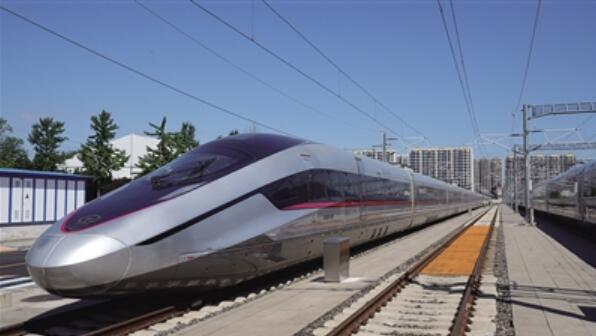 從中車長(zhǎng)客看中國(guó)高鐵如何“更快”“更綠”“更聰明”
