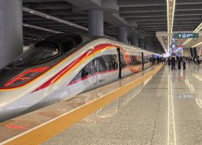 正式開通運營！廣湛高鐵首趟列車發(fā)出