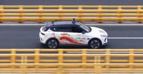 百度聯(lián)手優(yōu)步將在英國倫敦開展無人駕駛出租車試運行