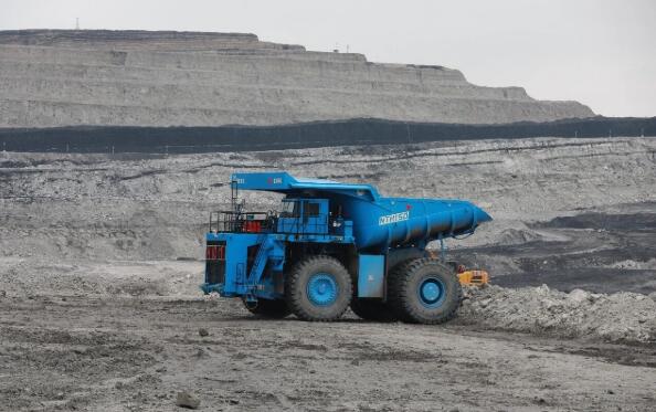 節(jié)能靜音無污染！國內首臺“兵器大礦車”通過驗收