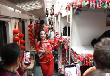 從“觀光式”到“沉浸式”文旅轉(zhuǎn)變 “列車+文化+體驗(yàn)”助力冰雪經(jīng)濟(jì)熱力全開