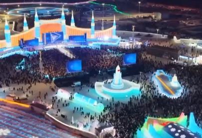 冰雪狂歡、古鎮(zhèn)漫游……外國(guó)游客解鎖中國(guó)游新玩法 新年入境游迎“開(kāi)門紅”